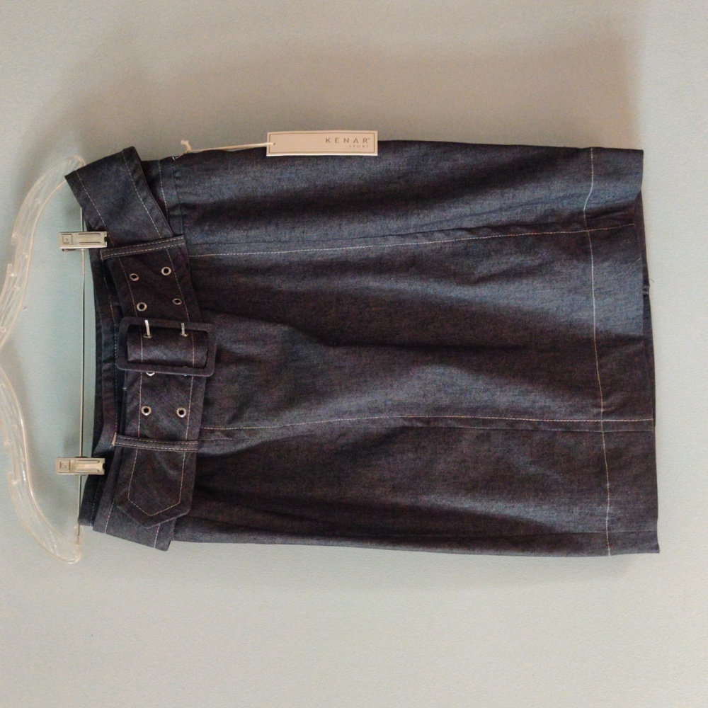 Linen pencil skirt with belt.